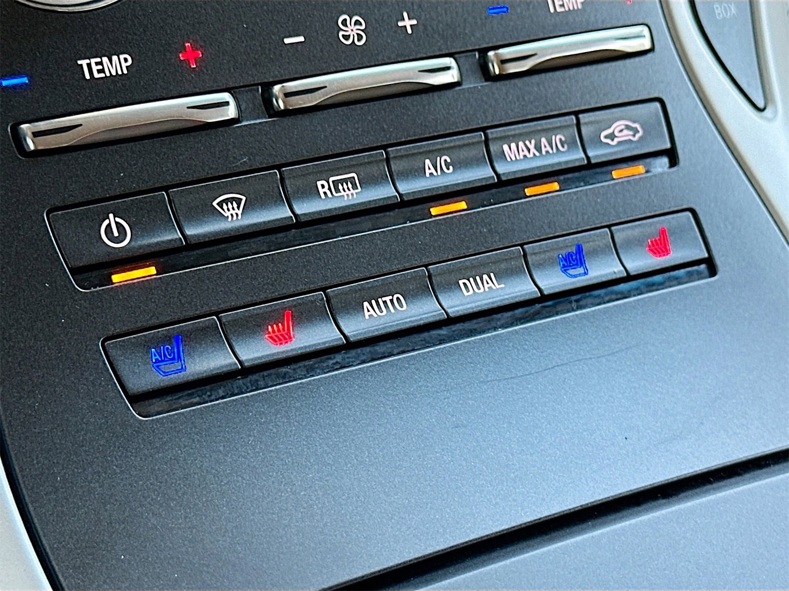 Used 2018 Lincoln MKX Reserve w/ Lincoln MKX Climate Package image 20