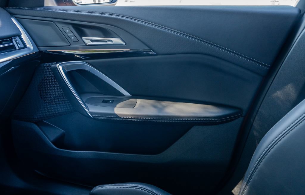 Used 2025 BMW X2 xDrive28i image 14