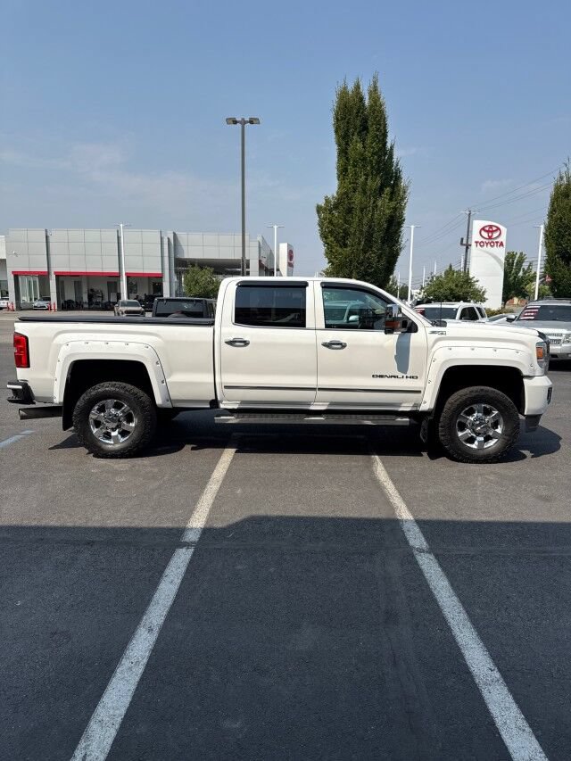 Used 2016 GMC Sierra 3500 Denali w/ Driver Alert Package AWD/4WD image 4