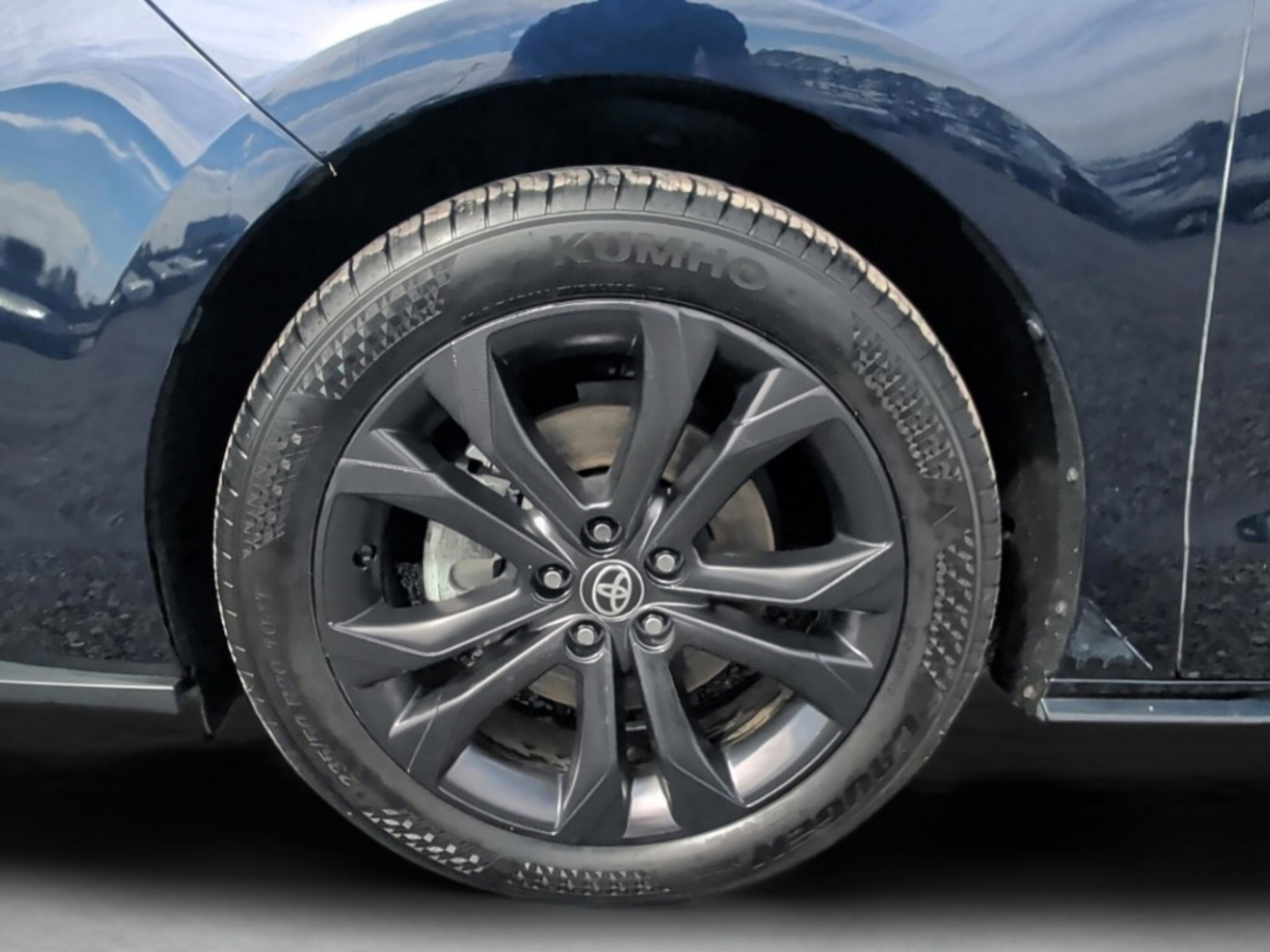 Used 2023 Toyota Sienna XSE w/ XSE Plus Package image 18