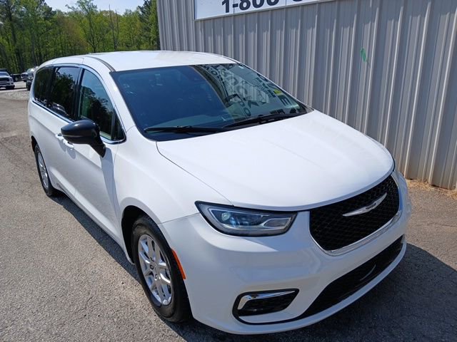 Used 2024 Chrysler Pacifica Touring-L image 1