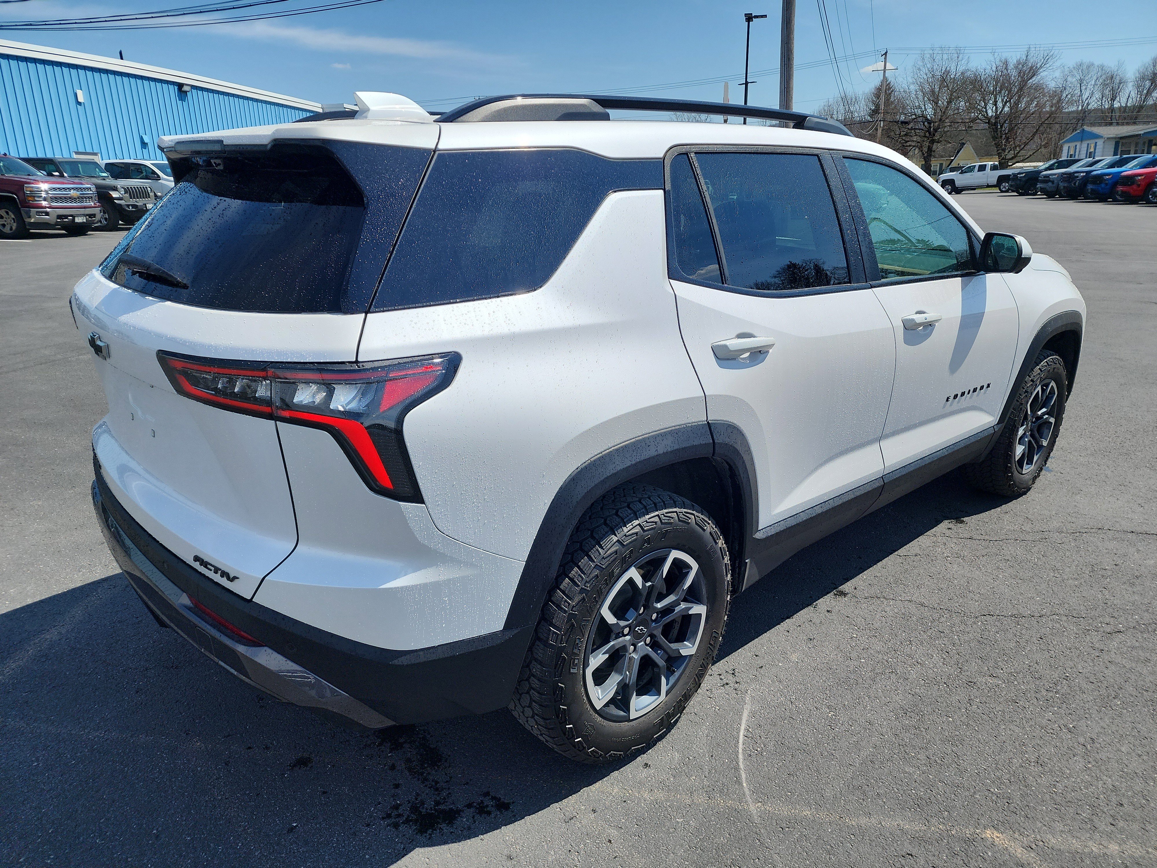 Certified 2025 Chevrolet Equinox ACTIV w/ Safety and Technology Package AWD/4WD image 8