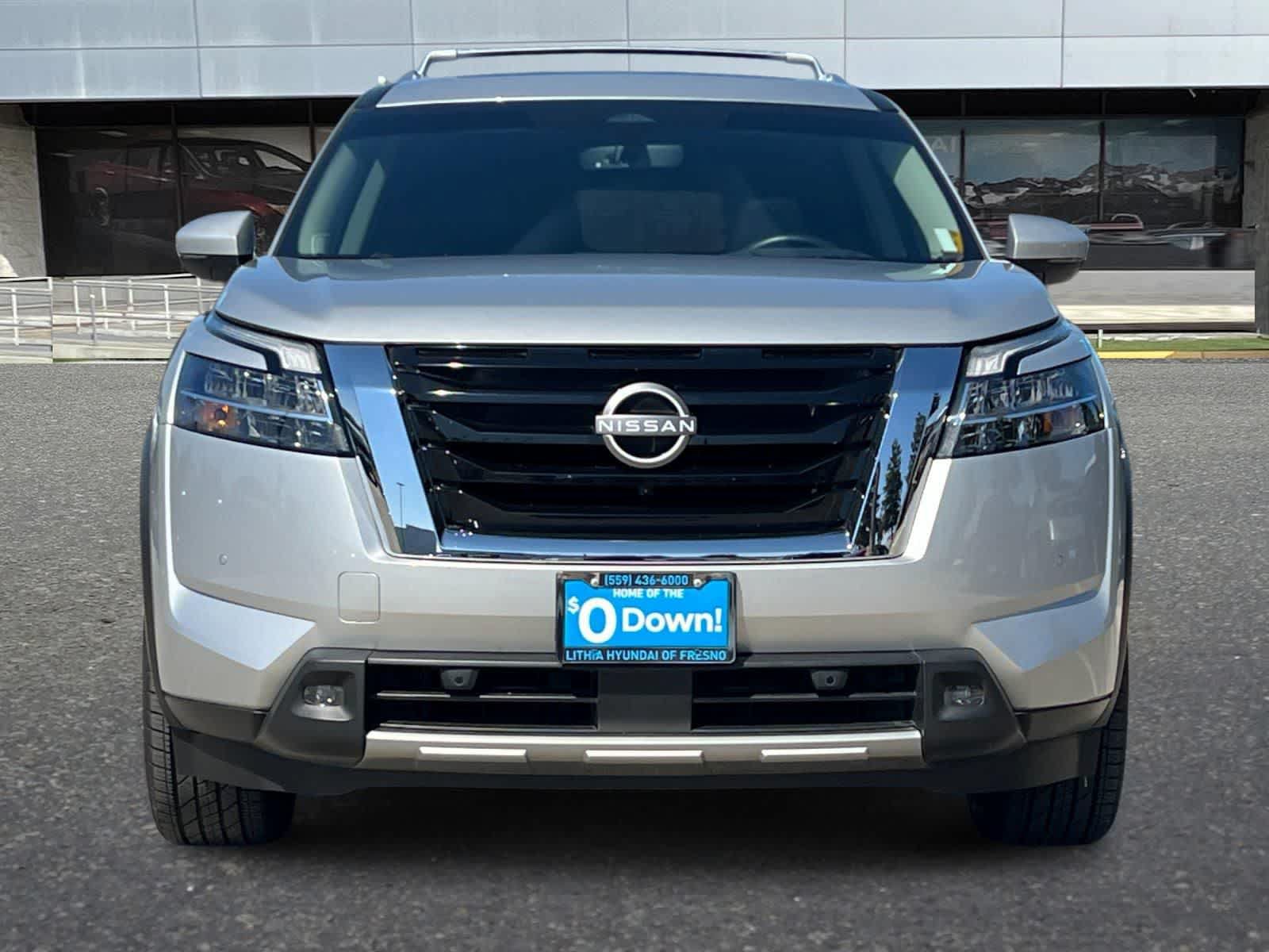 Used 2023 Nissan Pathfinder Platinum FWD image 11