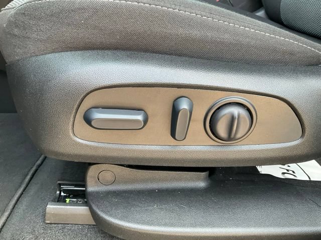 Used 2023 Chevrolet Traverse LT FWD image 6