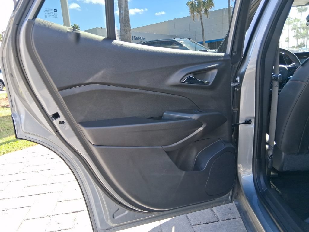 Used 2026 Chevrolet Trax RS w/ Sunroof Package FWD image 18