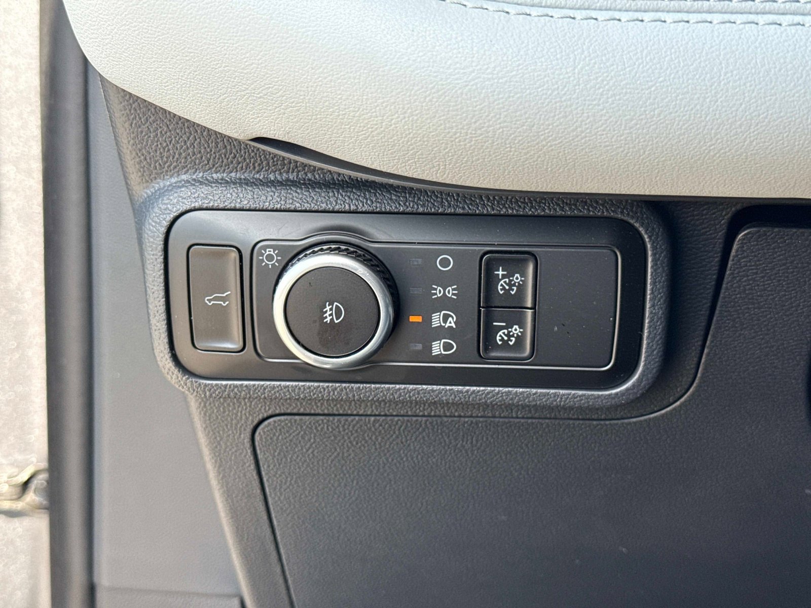 Used 2025 Ford Explorer Platinum w/ Ultimate Package image 33