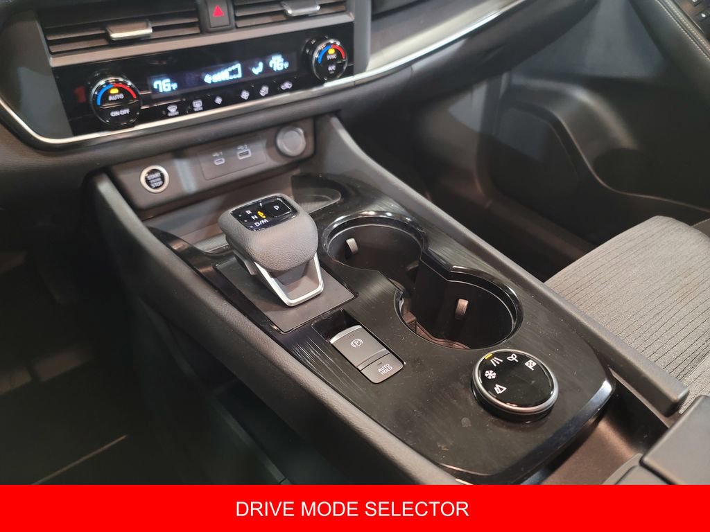 Certified 2023 Nissan Rogue SV image 18