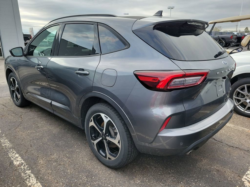 Used 2023 Ford Escape ST-Line Elite image 4