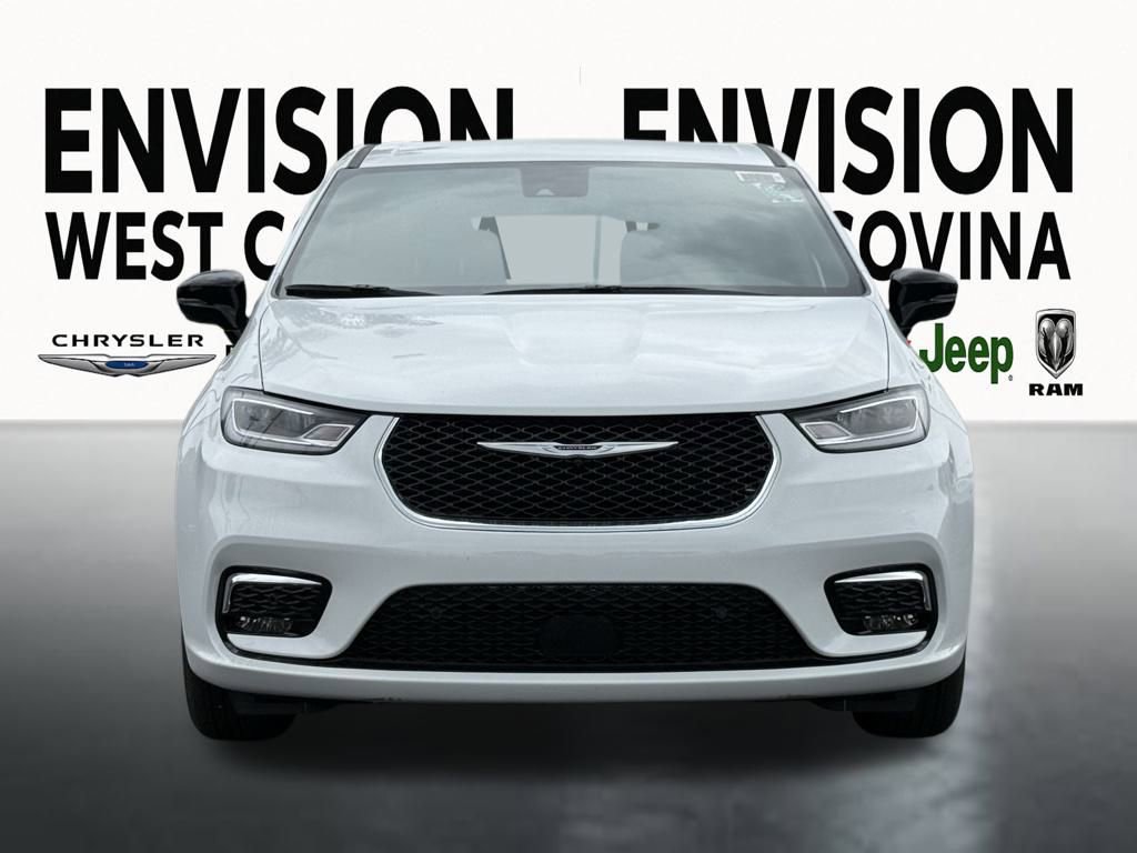 New 2026 Chrysler Pacifica Select image 3