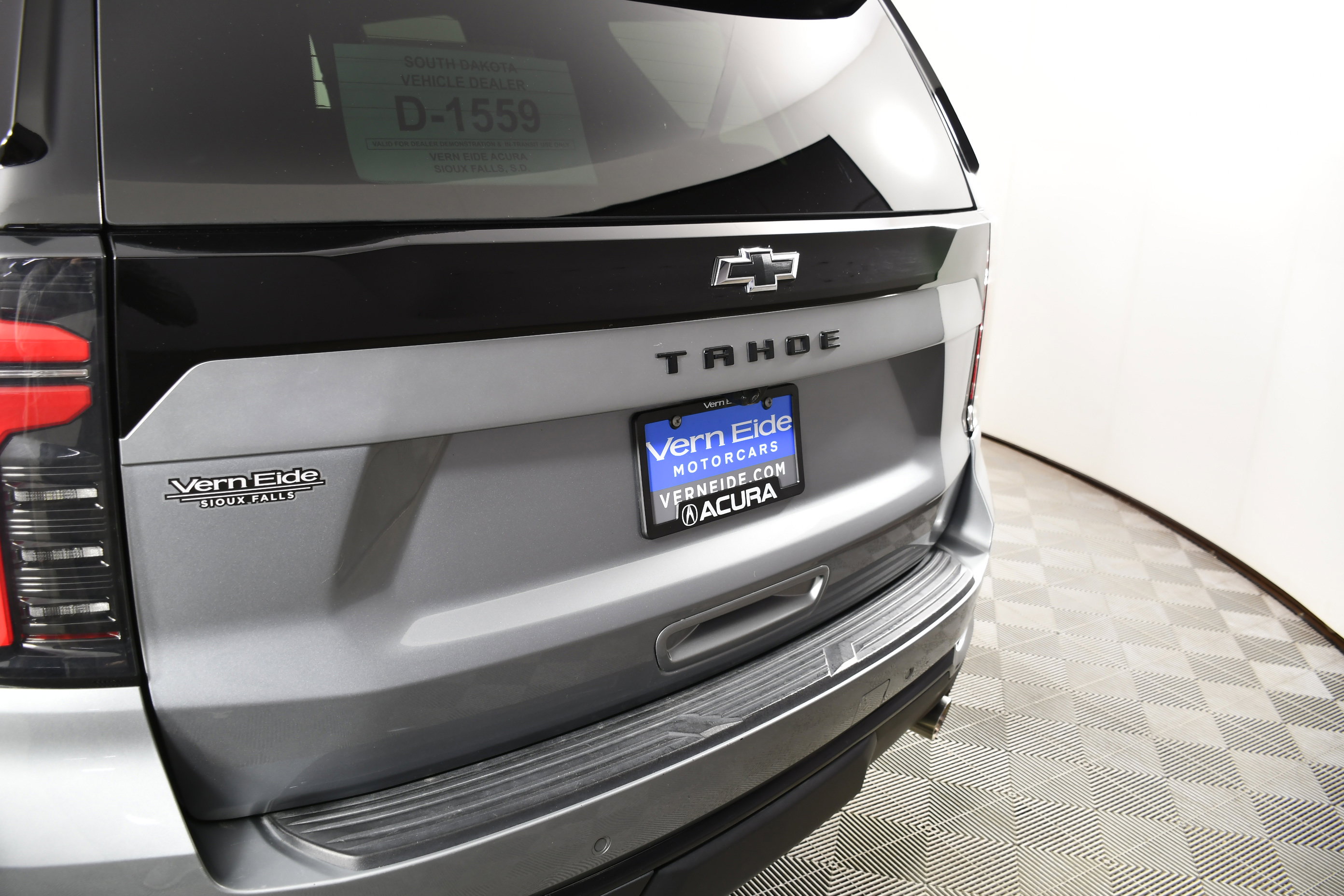 Used 2025 Chevrolet Tahoe Z71 AWD/4WD image 15