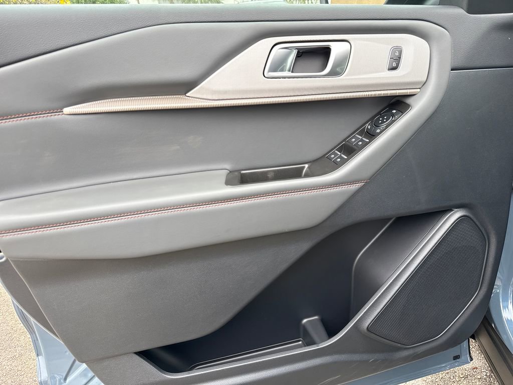 New 2026 Ford Explorer Active w/ Active Comfort Package image 18
