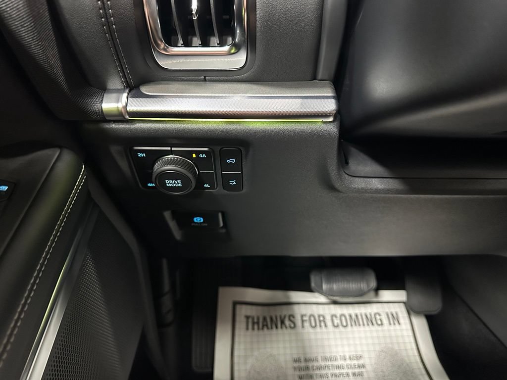 Used 2025 Ford Expedition Platinum AWD/4WD image 17