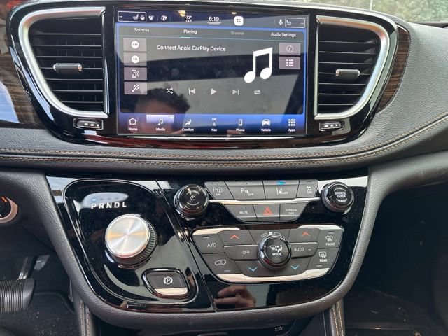 Used 2021 Chrysler Pacifica Pinnacle FWD image 17