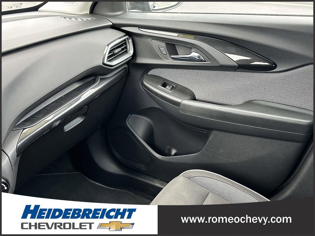 Used 2022 Chevrolet TrailBlazer LT image 32