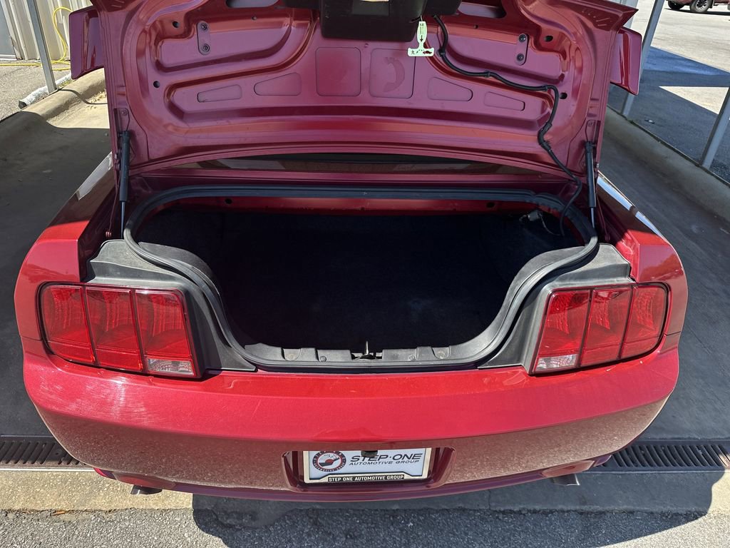 Used 2006 Ford Mustang GT Premium image 26