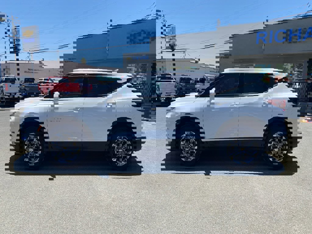 Used 2023 Chevrolet Blazer LT image 4