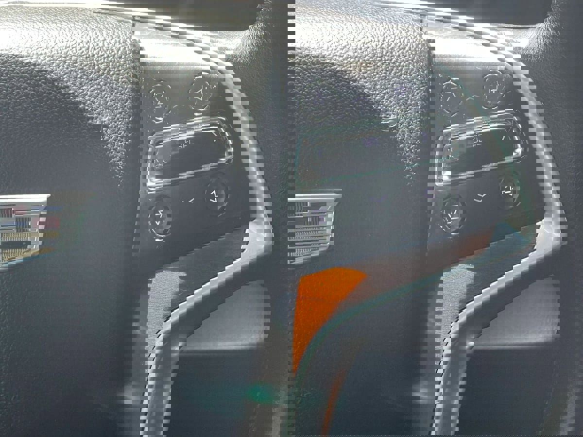 Used 2017 Cadillac Escalade ESV Luxury AWD/4WD image 34