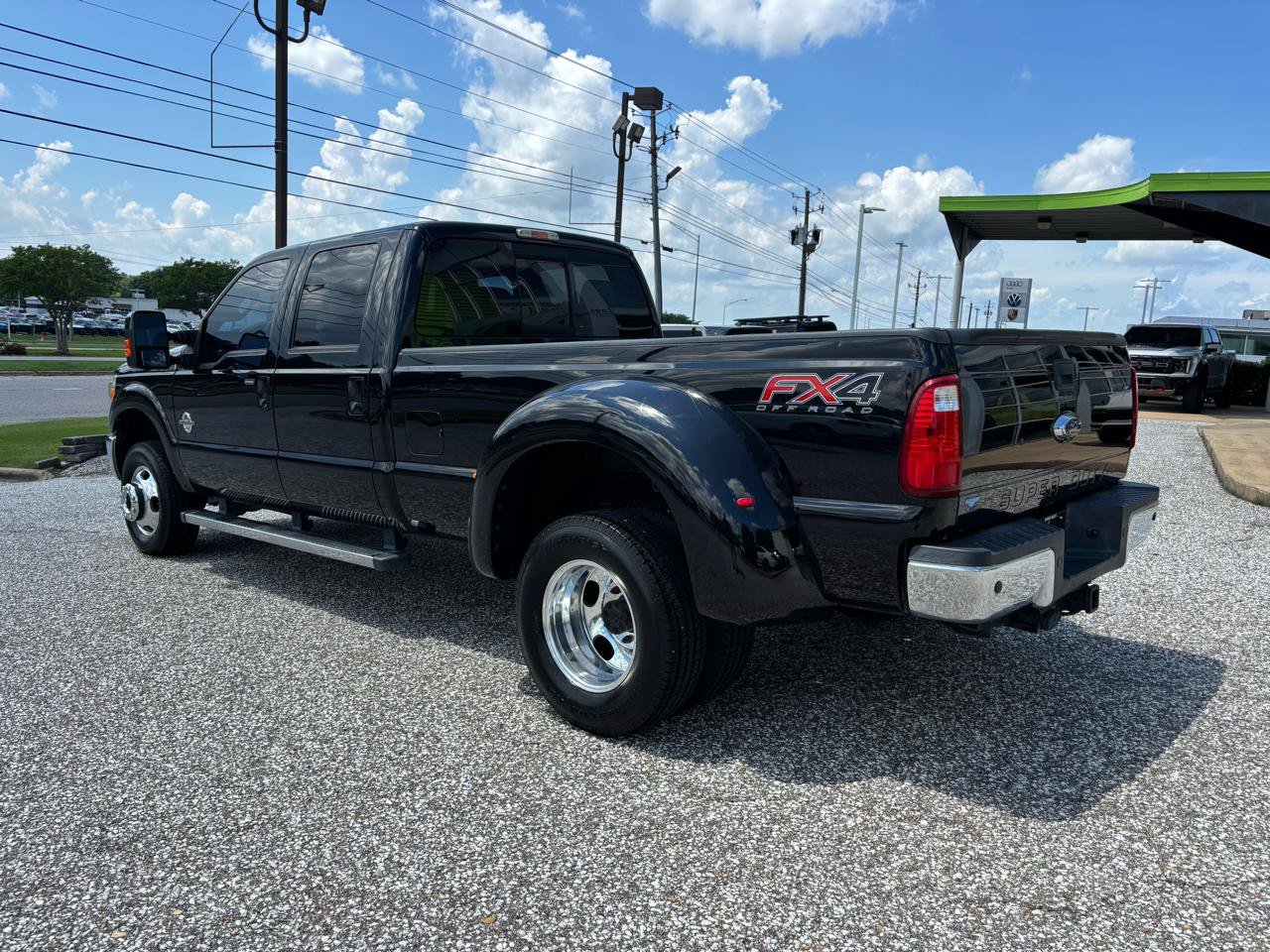 Used 2016 Ford F350 Lariat w/ Lariat Ultimate Package AWD/4WD image 3