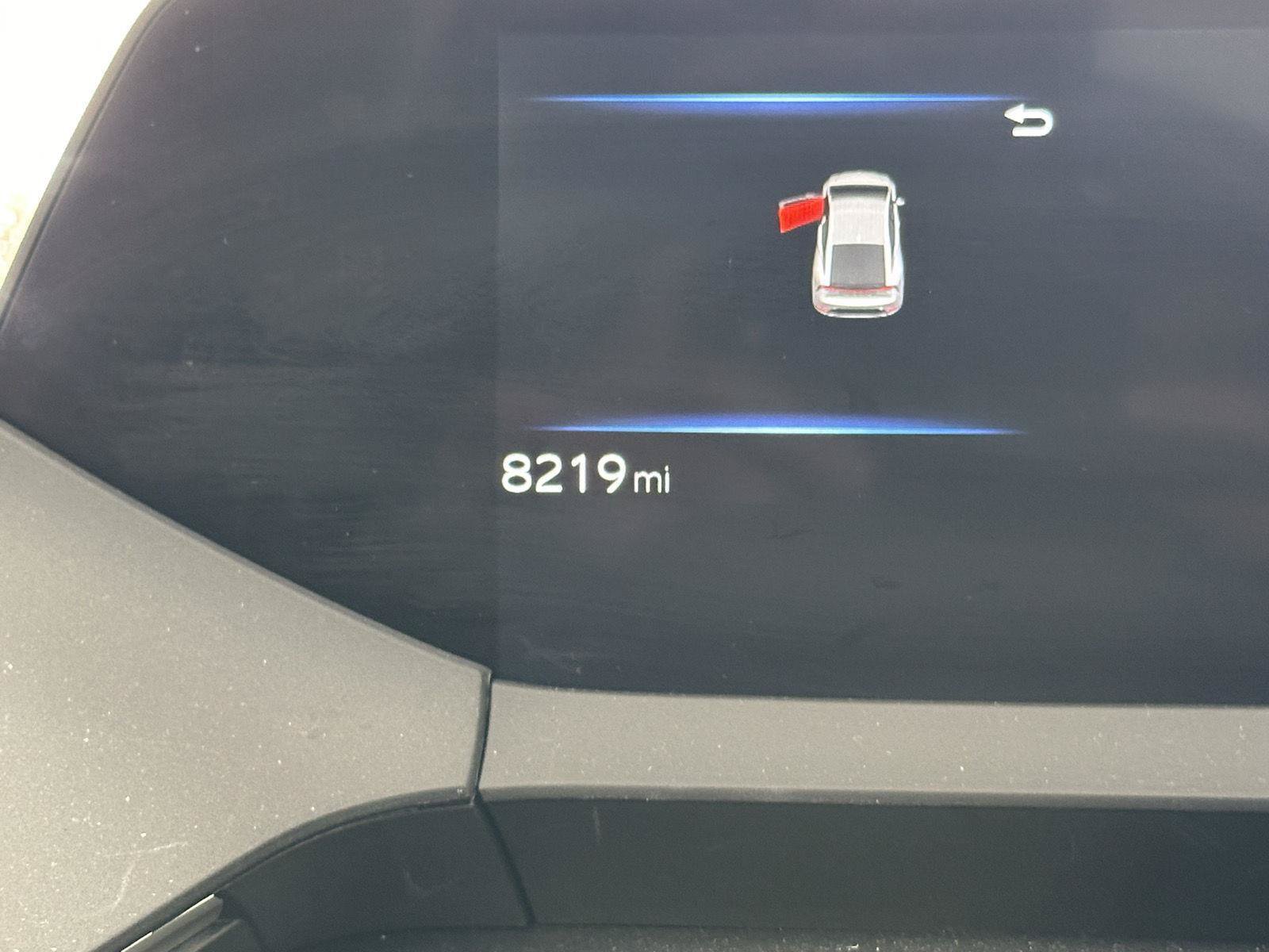 Used 2025 Toyota Prius XLE FWD image 14