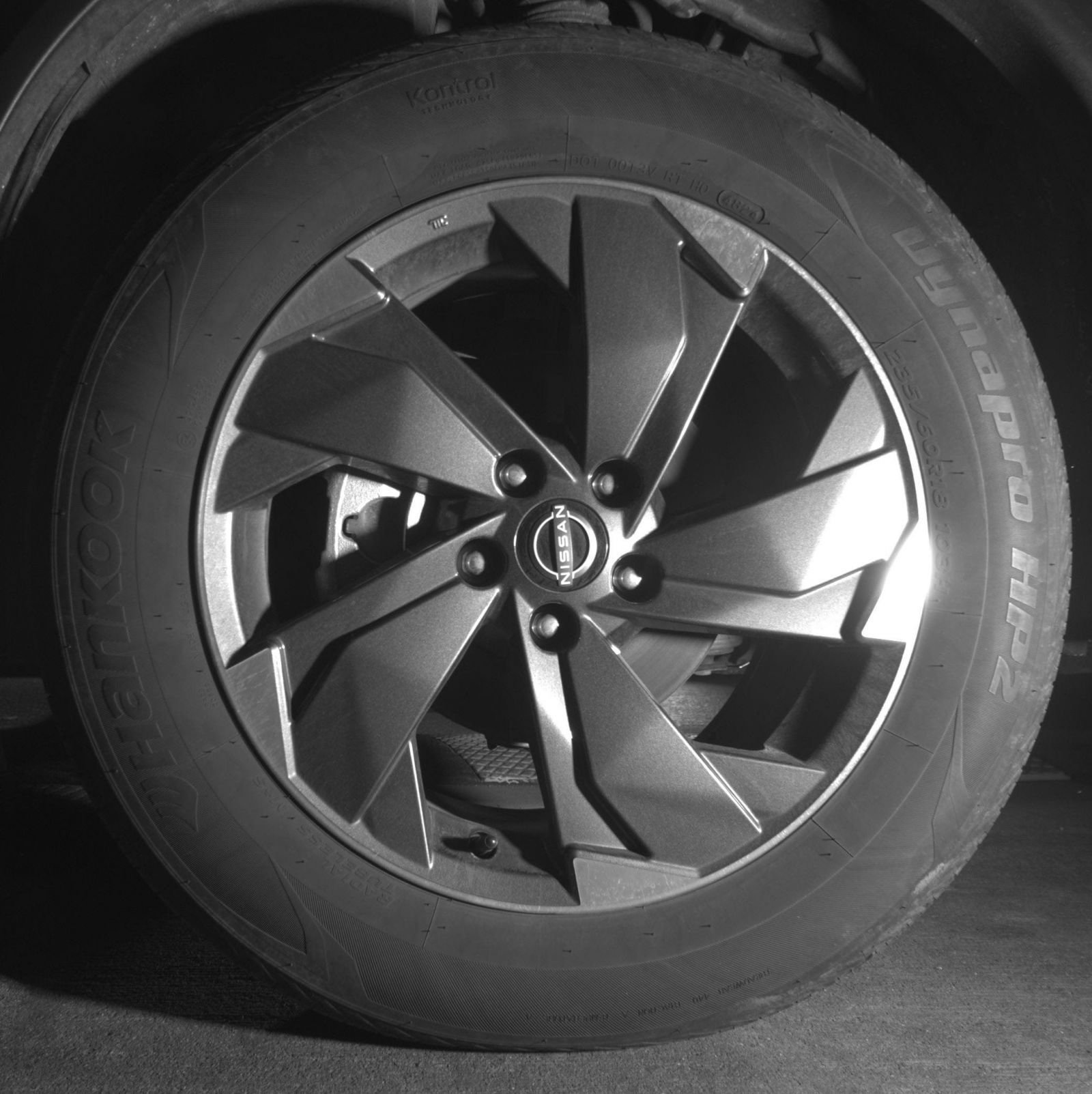Used 2025 Nissan Rogue SV AWD/4WD image 9