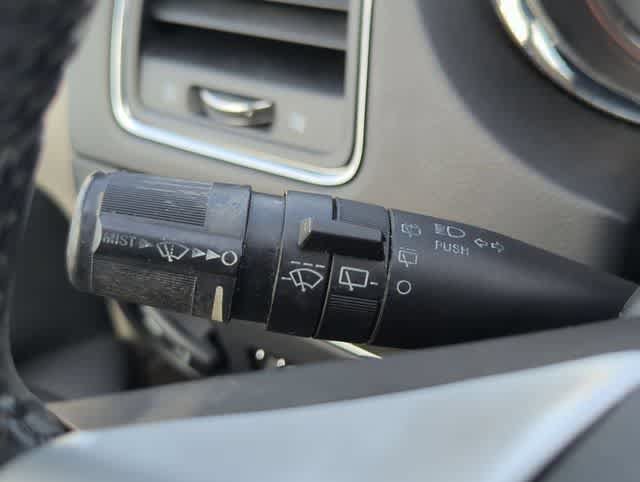 Used 2014 Chrysler Town & Country Touring FWD image 26