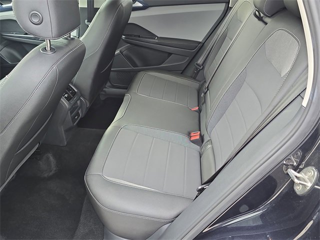 Used 2024 Volkswagen Taos SE image 18