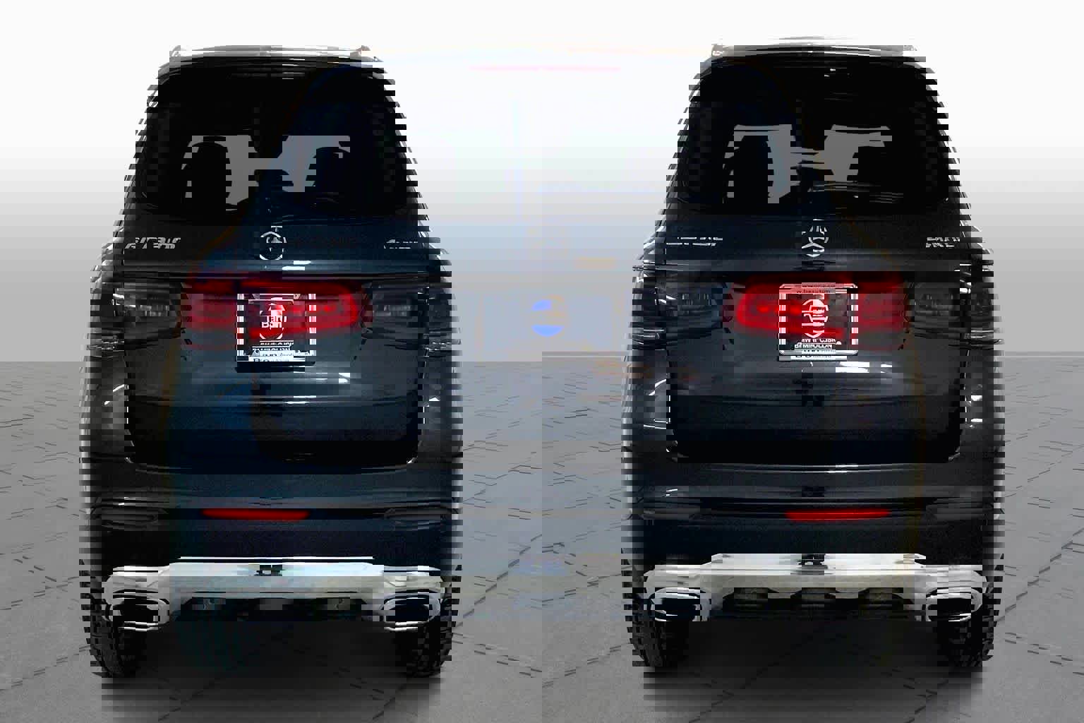 Used 2021 Mercedes-Benz GLC 300 4MATIC image 5