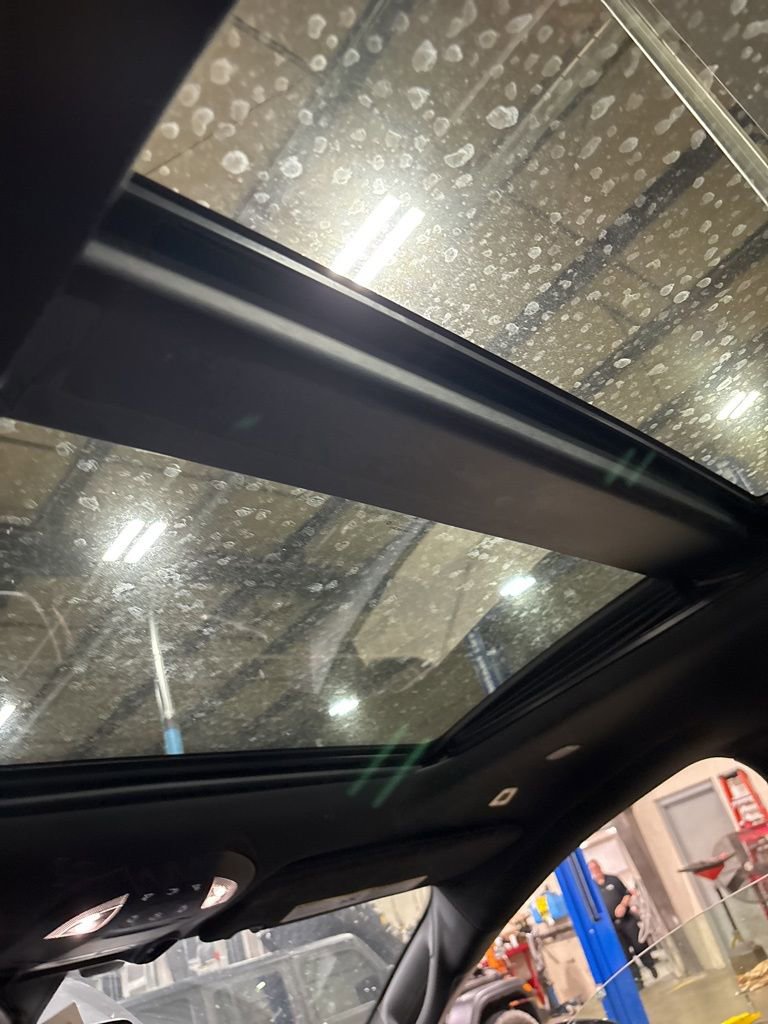 Used 2018 Chrysler Pacifica Touring-L Plus image 9