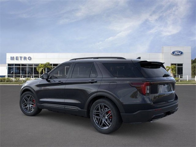New 2026 Ford Explorer ST-Line w/ ST-Line Street Pack image 4