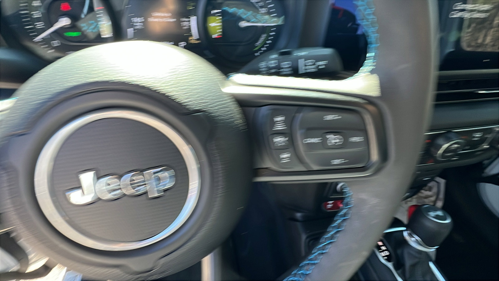 Used 2025 Jeep Wrangler Unlimited Rubicon 4xe w/ Convenience Group image 27