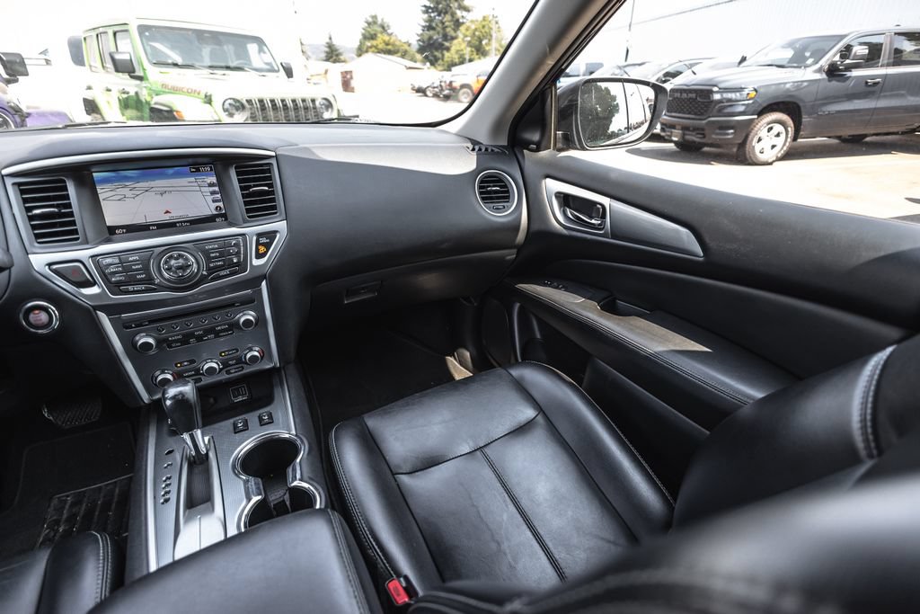 Used 2019 Nissan Pathfinder SL FWD image 22