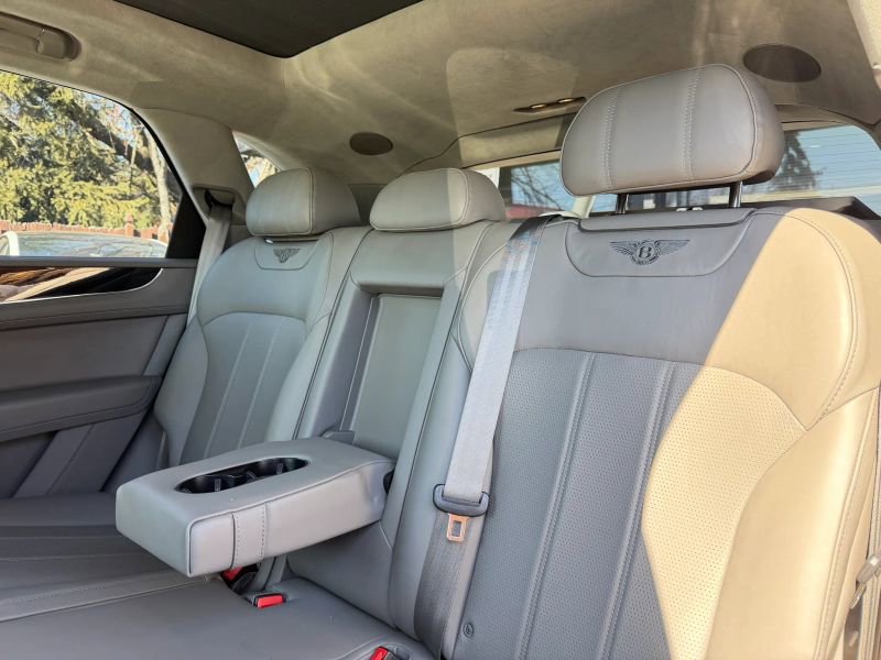 Used 2019 Bentley Bentayga image 15