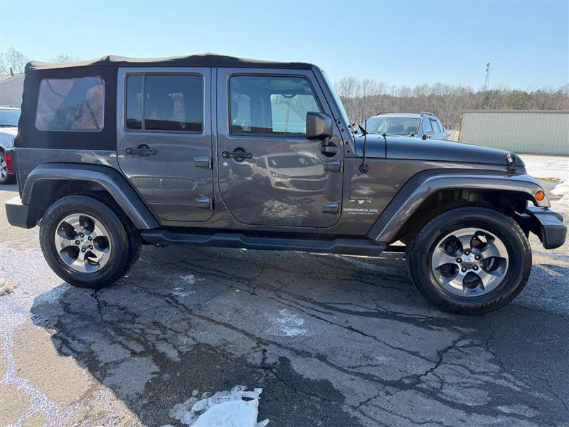 Used 2017 Jeep Wrangler Unlimited Sahara w/ Connectivity Group image 5
