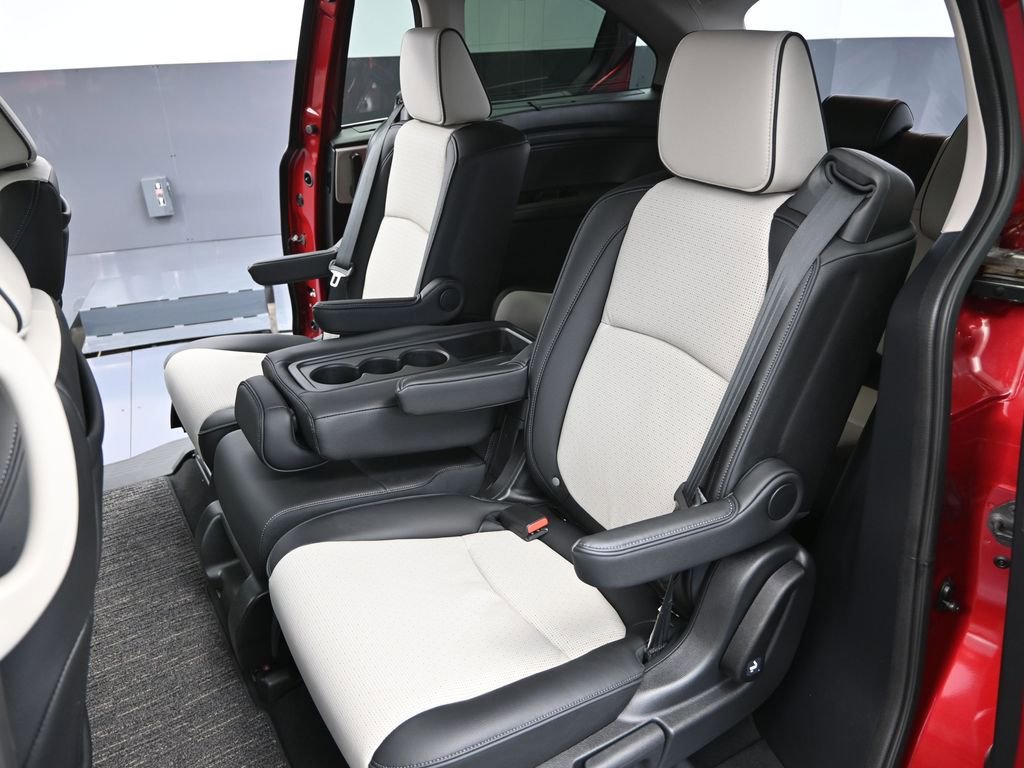 Used 2025 Honda Odyssey Elite image 41