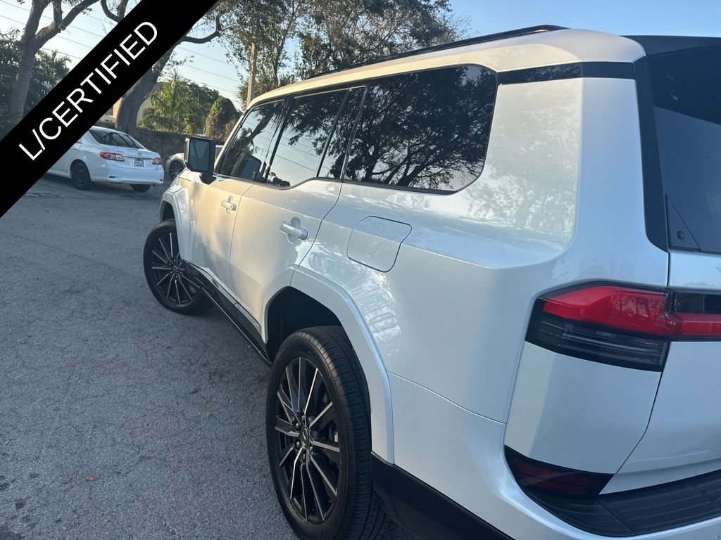 Certified 2025 Lexus GX 550 w/ Accessory Package (Z1) image 5
