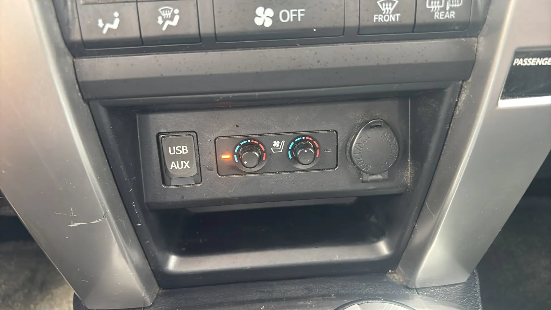 Used 2016 Toyota 4Runner Limited AWD/4WD image 23