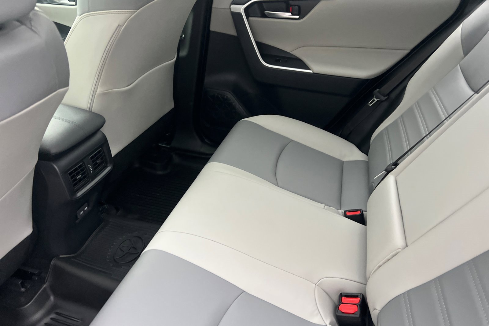 New 2025 Toyota RAV4 XLE Premium w/ Weather Package image 9