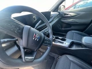 Used 2025 Buick Envista Preferred image 13