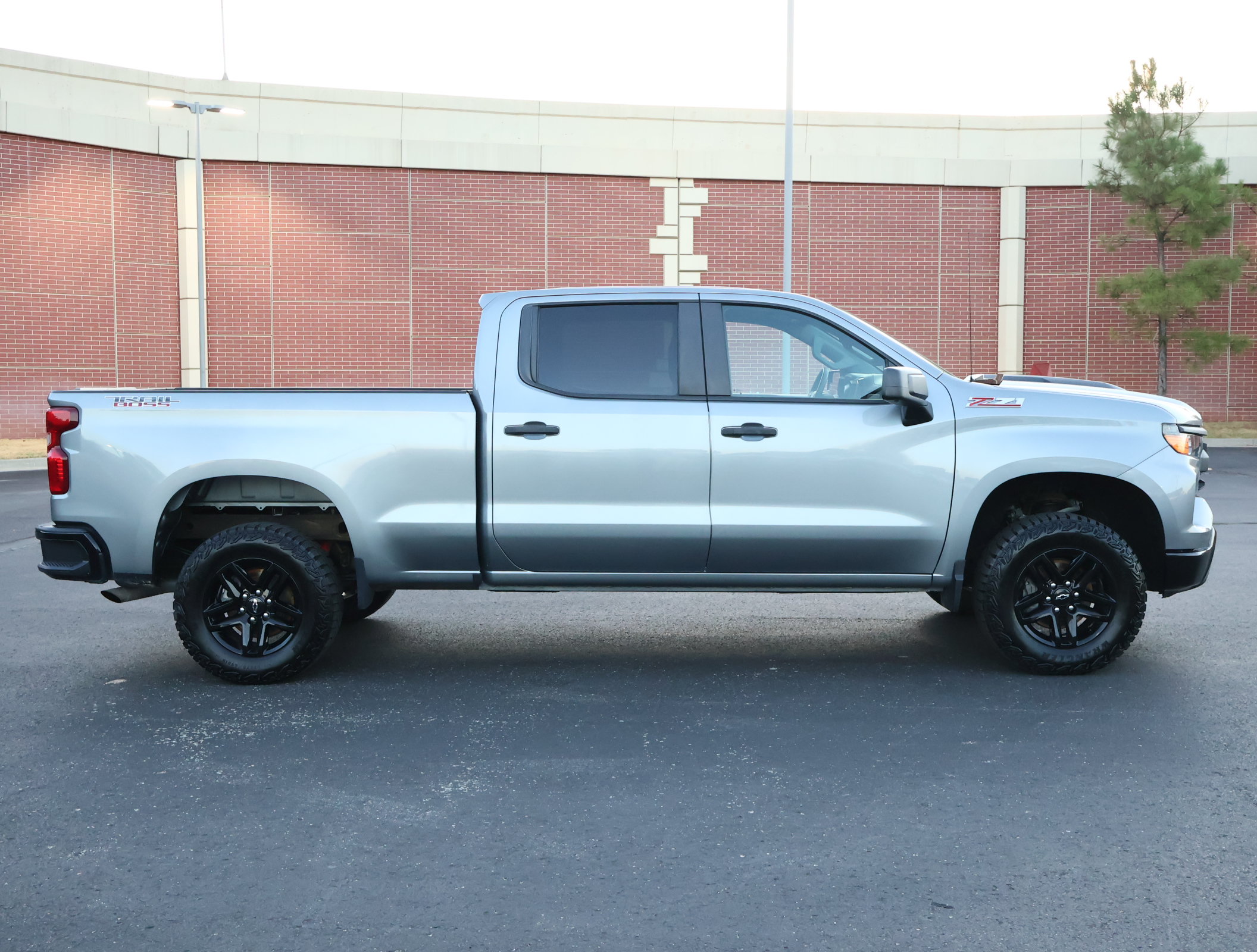 Used 2023 Chevrolet Silverado 1500 Custom Trail Boss AWD/4WD image 31