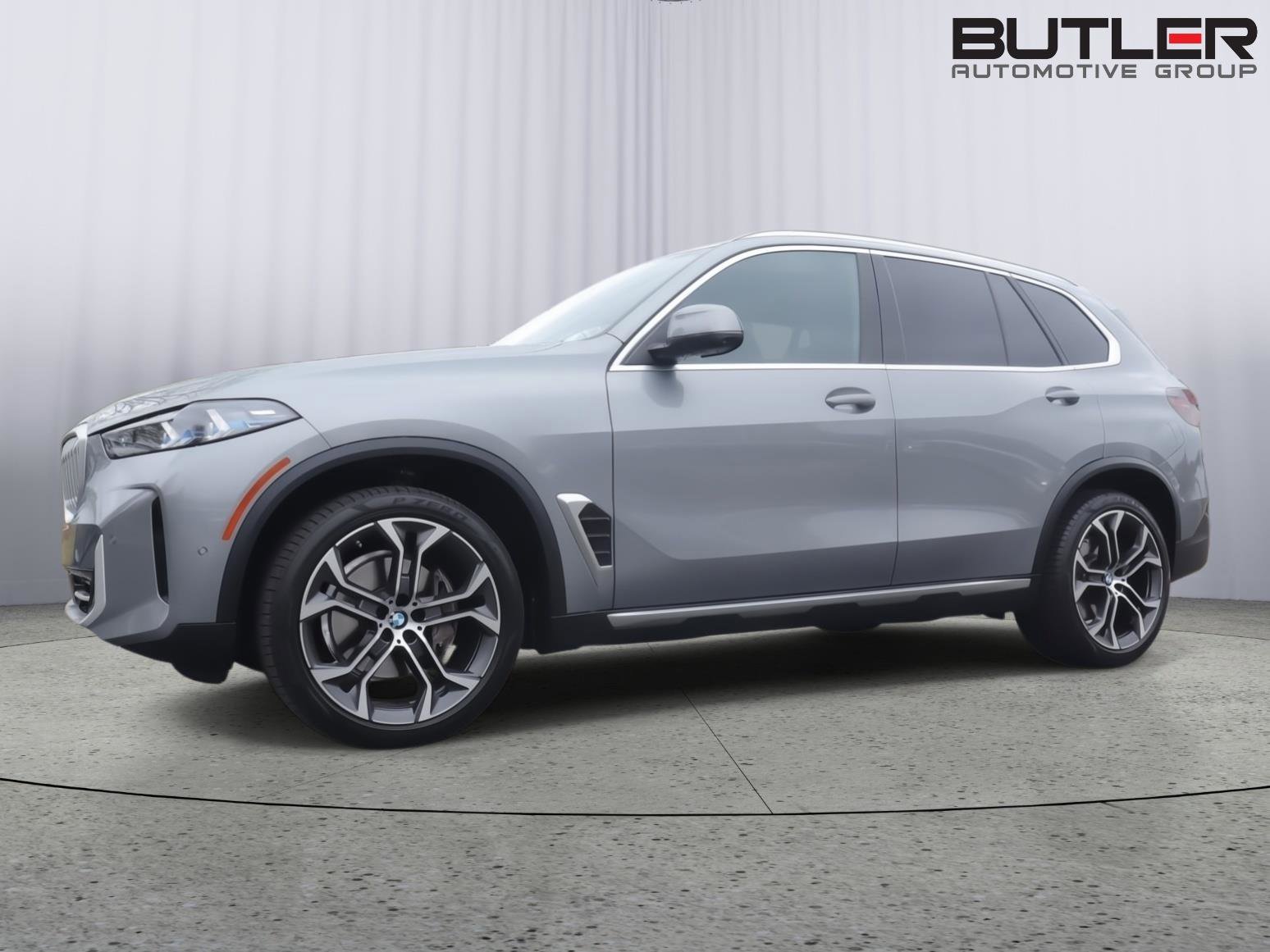Used 2024 BMW X5 sDrive40i w/ Premium Package image 1
