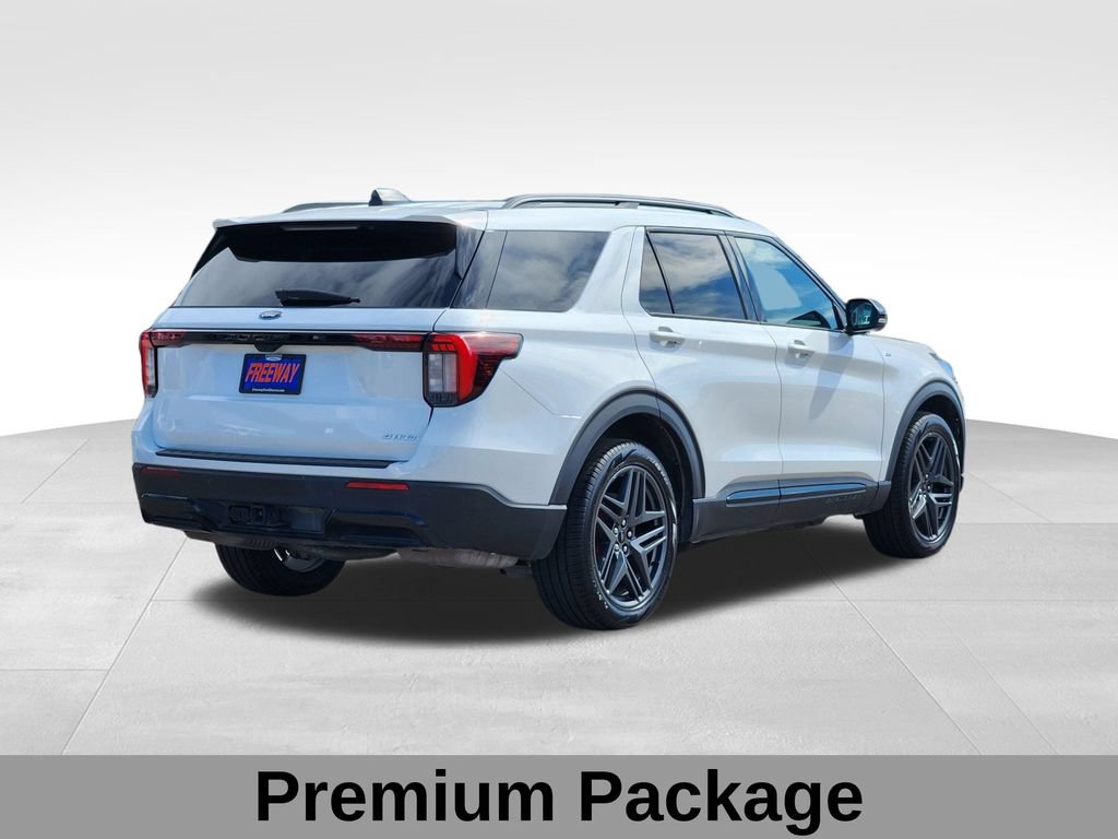 Used 2025 Ford Explorer ST-Line w/ Premium Package AWD/4WD image 5