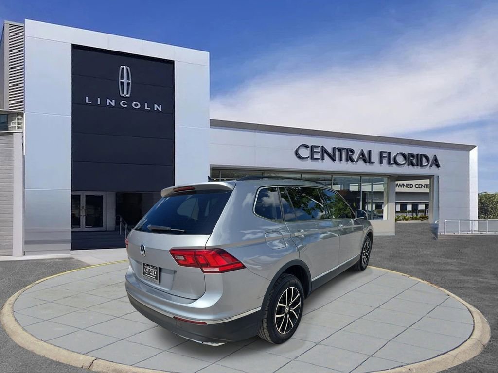 Used 2021 Volkswagen Tiguan SE w/ Panoramic Sunroof Package FWD image 4