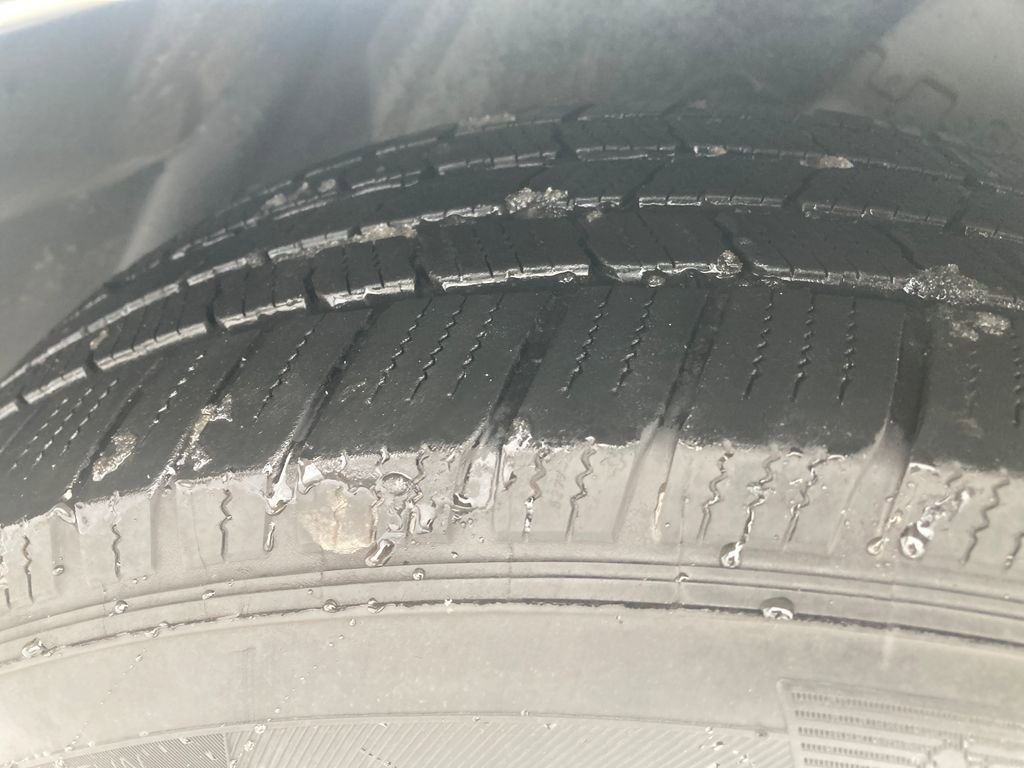 Used 2018 Ford Edge SEL w/ Equipment Group 201A image 32