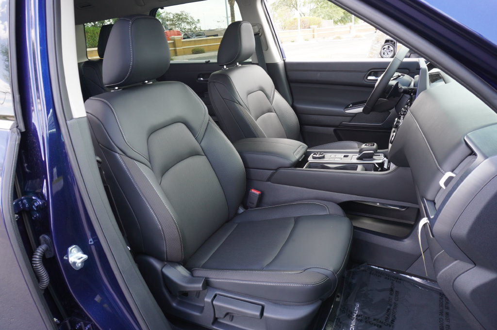 New 2026 Nissan Pathfinder SL w/ SL Premium Package AWD/4WD image 13