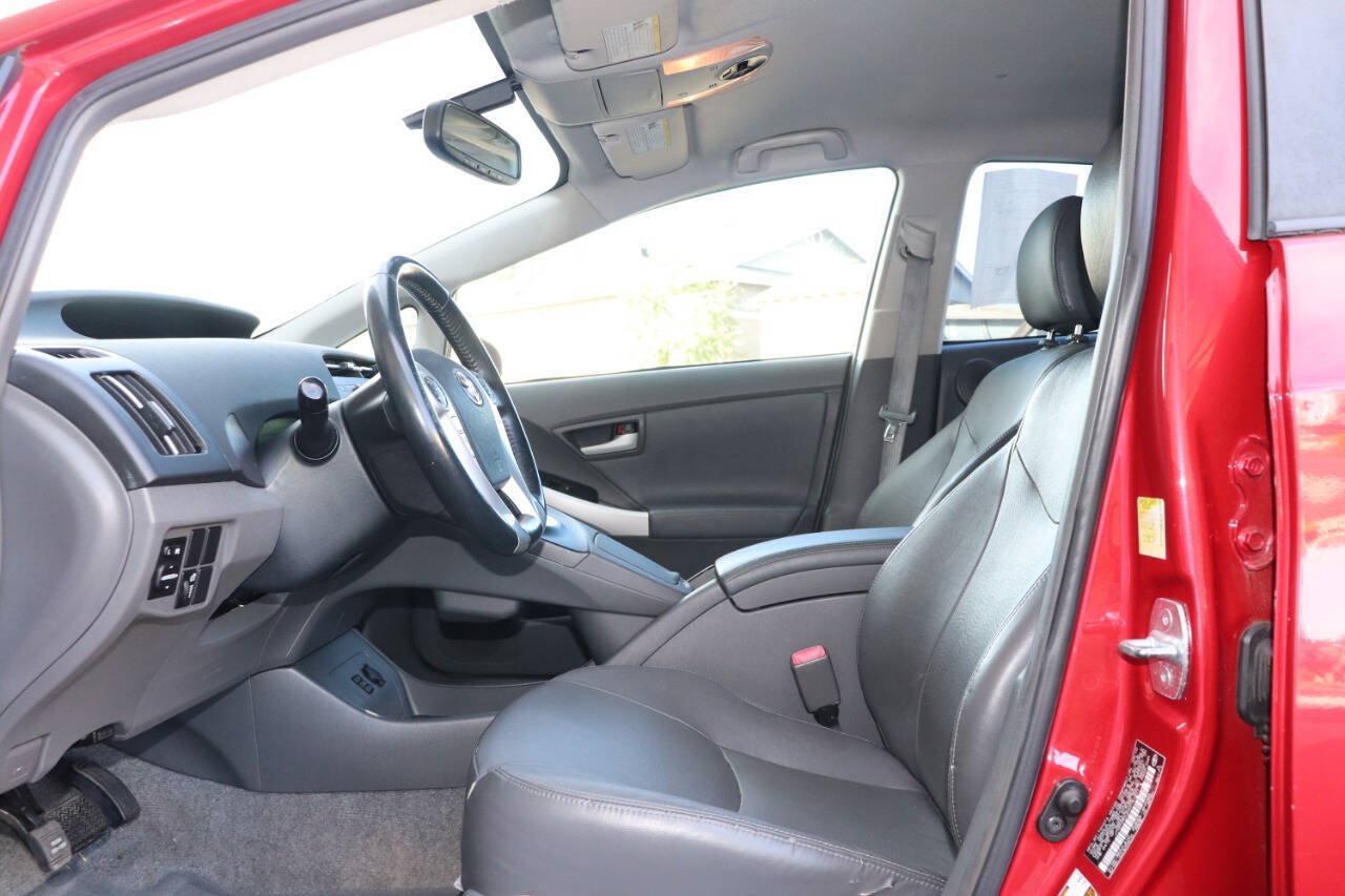Used 2010 Toyota Prius Four w/ Navigation Pkg FWD image 12