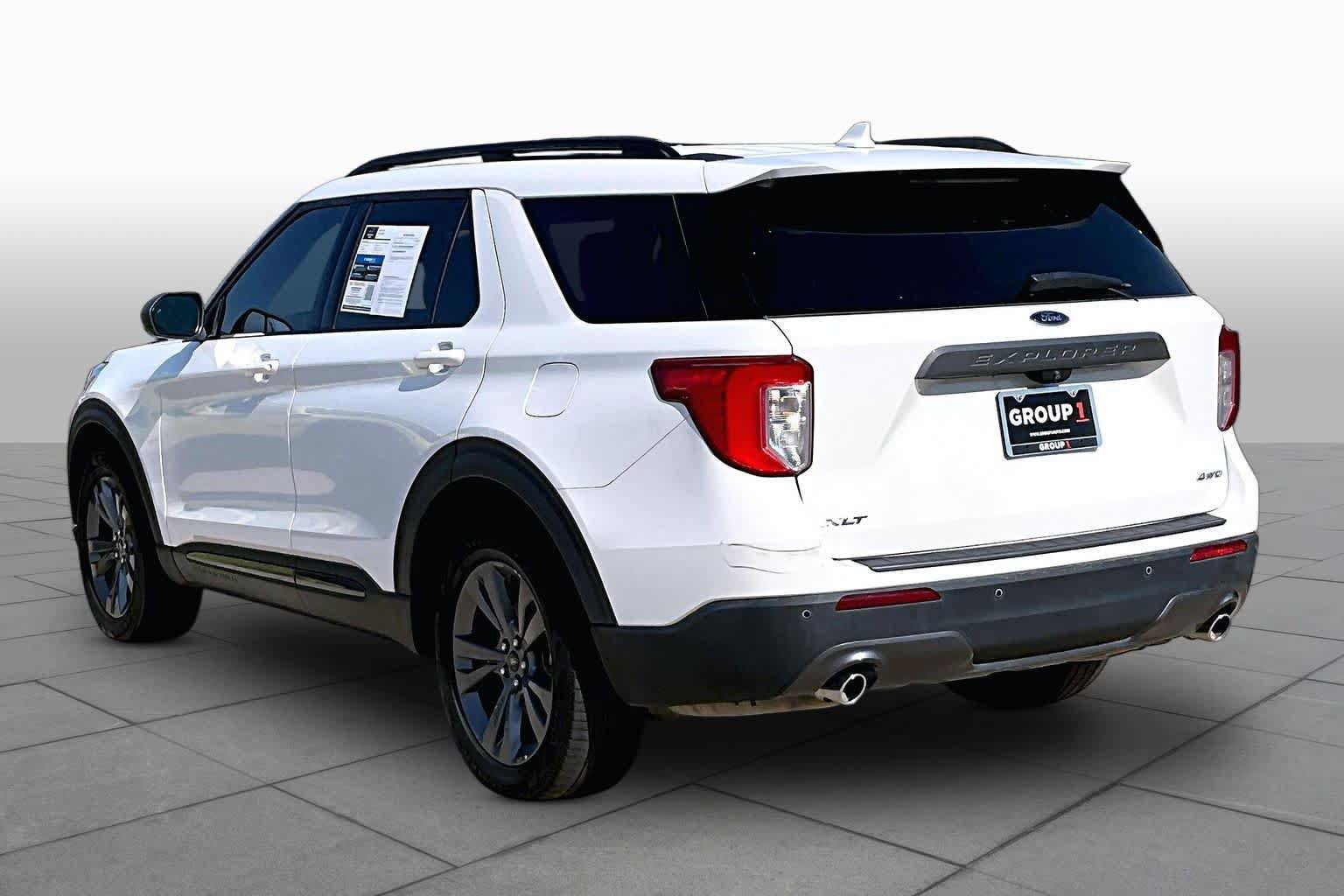 Used 2021 Ford Explorer XLT w/ Equipment Group 202A AWD/4WD image 12