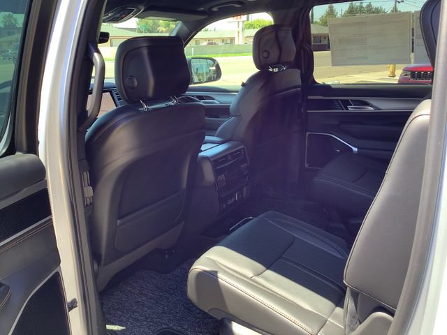 New 2026 Jeep Grand Wagoneer 4WD image 25