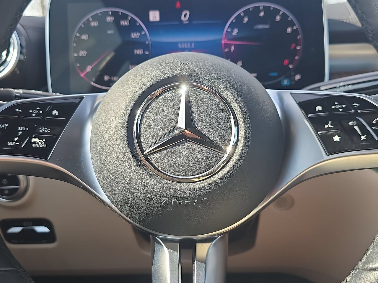 Used 2024 Mercedes-Benz CLE 300 4MATIC Cabriolet image 12