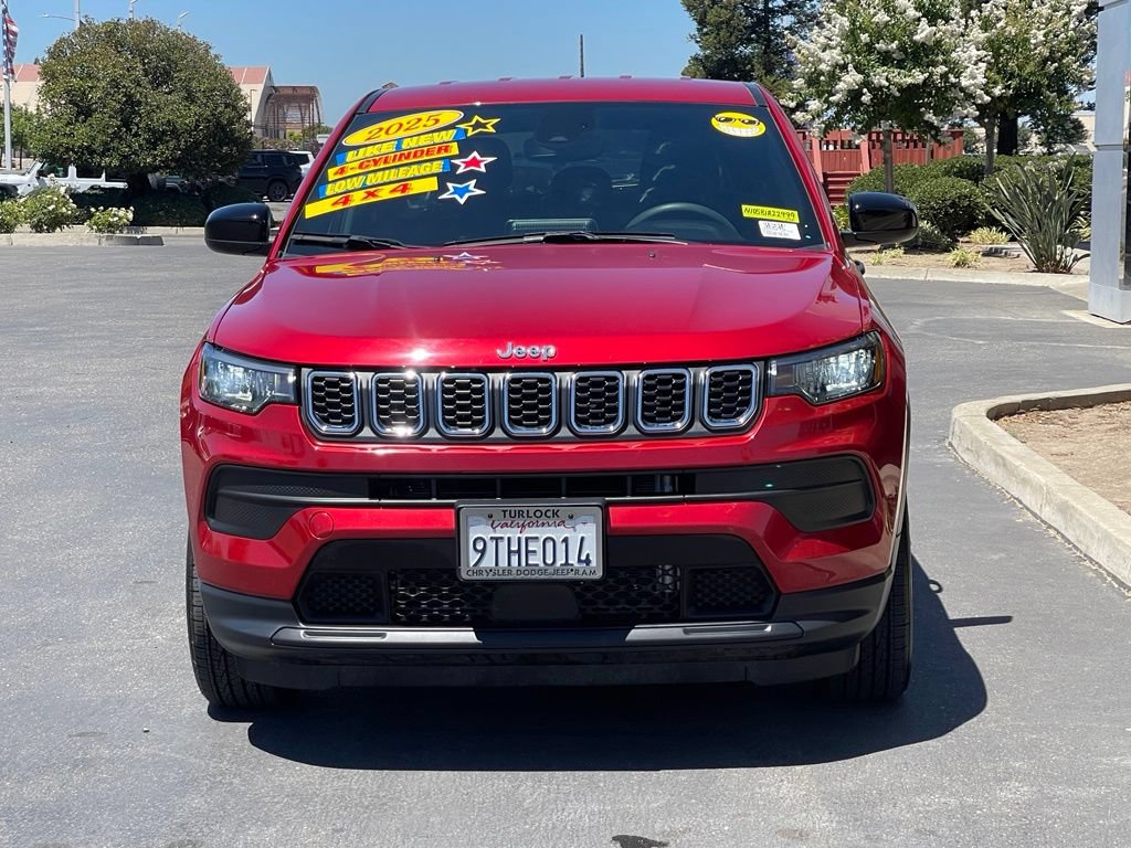 Used 2025 Jeep Compass Sport AWD/4WD image 2