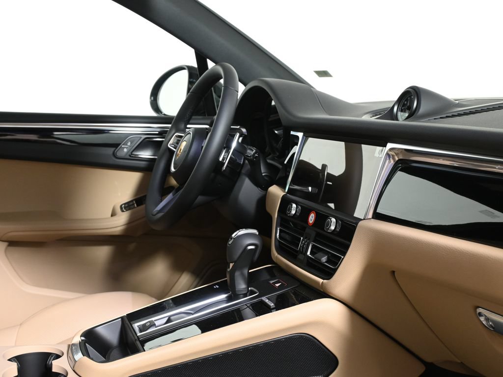 New 2026 Porsche Macan AWD/4WD image 38